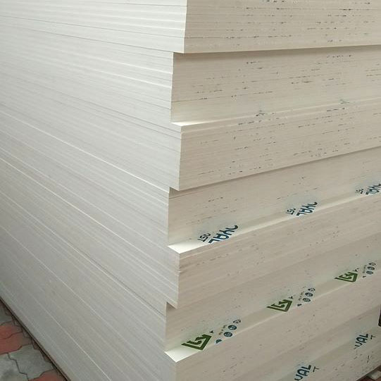 Mga tampok at bentahe ng PVC Foam Board